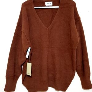 Aritzia Hush Knit V Neck Sweater